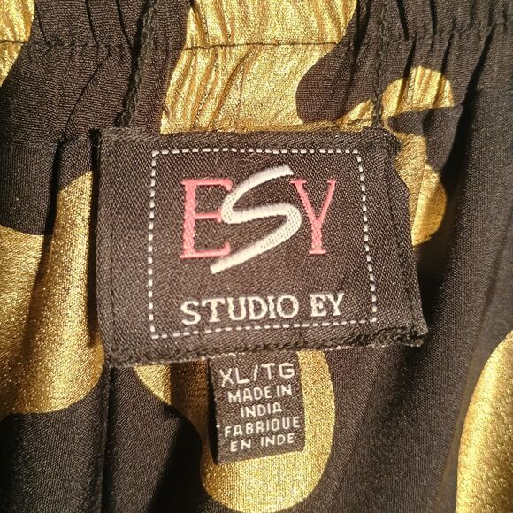 Two sides Skirt, Royal blue and Gold on one side Black and Gold on the other. - Picture 4 of 6